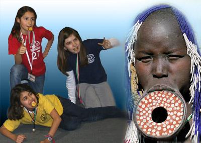 Tentativo di imitare le donne Mursi?