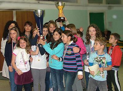 I bambini della scuola Pertile di Vicenza, vincitrice del terzo Trofeo Magnascacchi, gruppo A