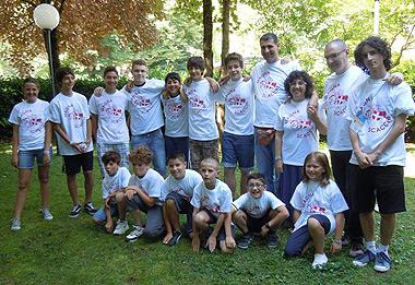 I 15 giovani partecipanti e i 3 allenatori